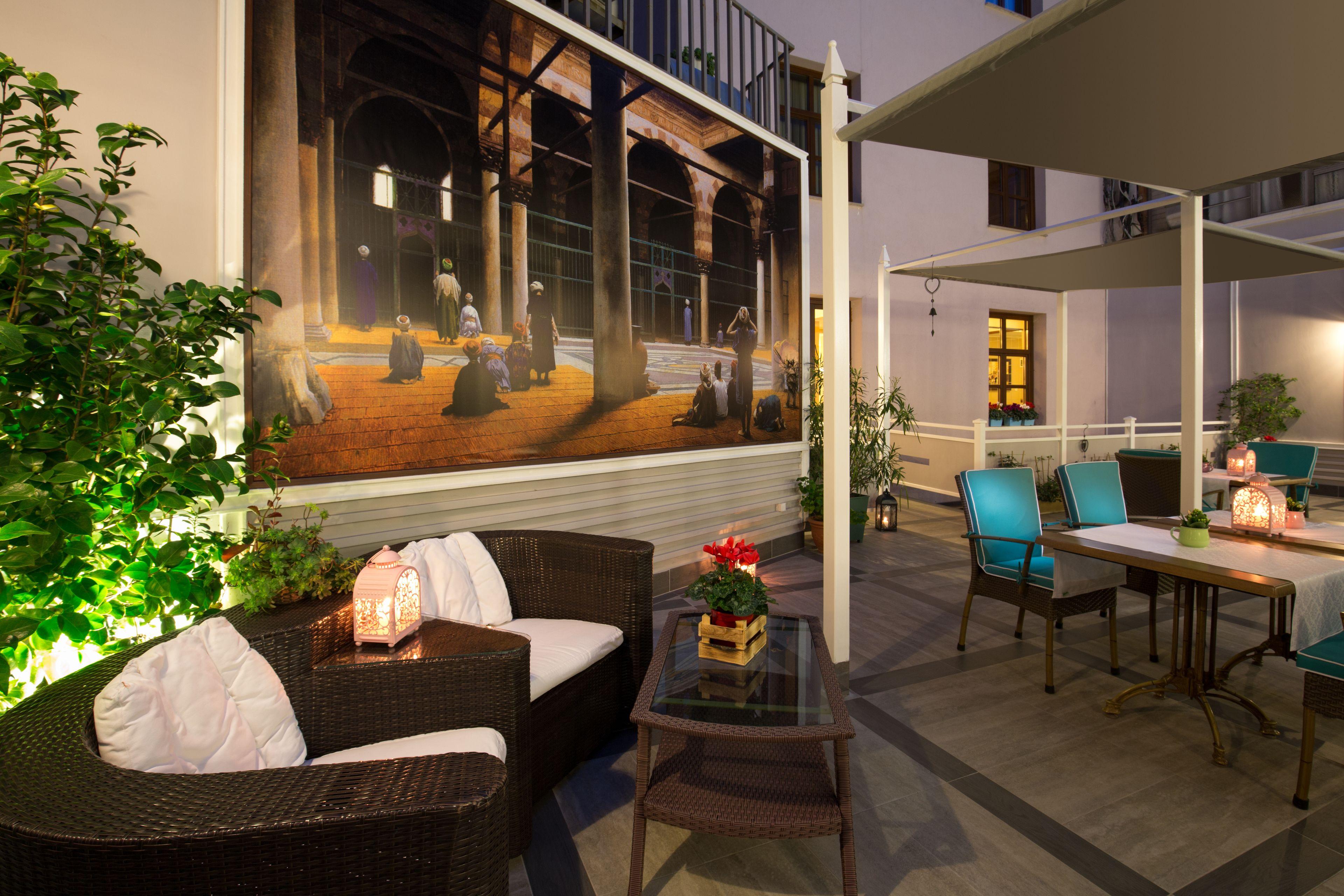 Lalahan Hotel — Photos 2